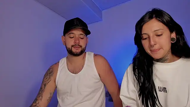 Snapshot of lola_n_apolo chatting on September 22, 3:30 am lola n apolo online show from September 22, 3:30 am