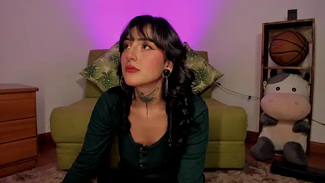 Snapshot of lola_n_apolo chatting on October 3, 1:57 am lola n apolo online show from October 3, 1:57 am