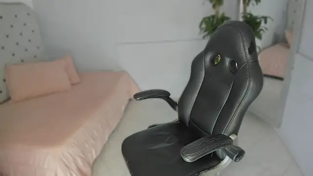 Alix 18  online show from September 22, 11:34 am