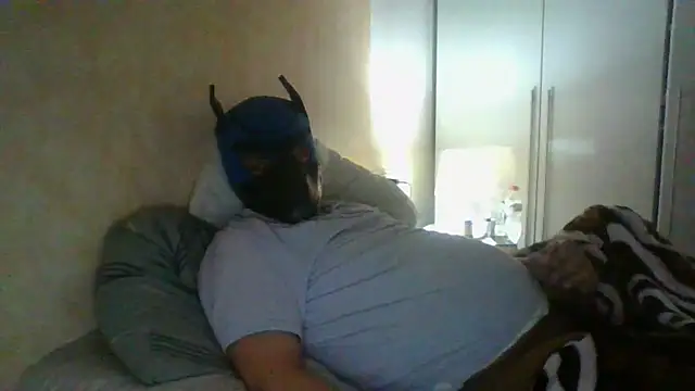 Snapshot of soumicuckold1 chatting on March 17, 11:41 pm soumicuckold1 online show from March 17, 11:41 pm