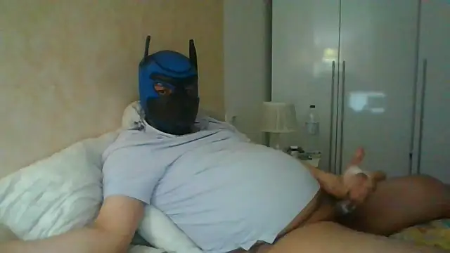 Snapshot of soumicuckold1 chatting on April 28, 10:04 pm soumicuckold1 online show from April 28, 10:04 pm
