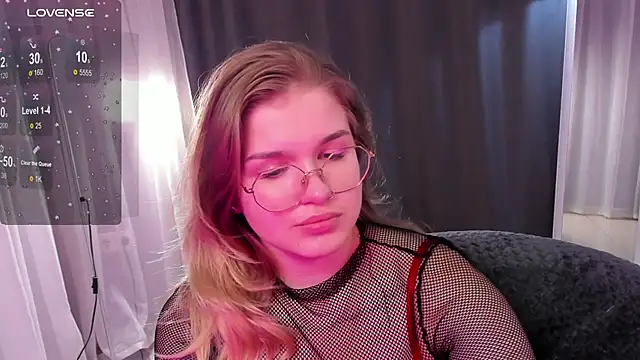 SophieMurrr online show from September 17, 3:35 pm