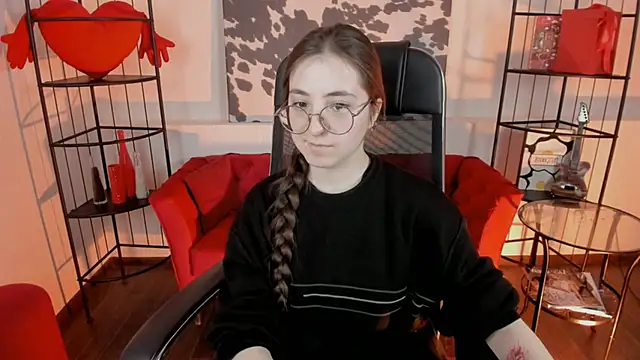 VirtuallVoyant online show from April 25, 7:33 pm