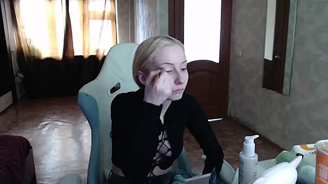 Cutti Crystal online show from April 13, 9:04 am