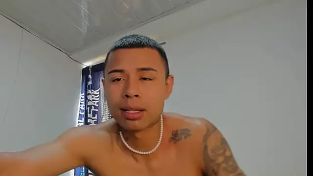  Logan Colton  online show from September 22, 5:37 pm