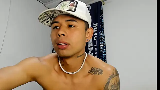  Logan Colton  online show from December 14, 11:20 pm