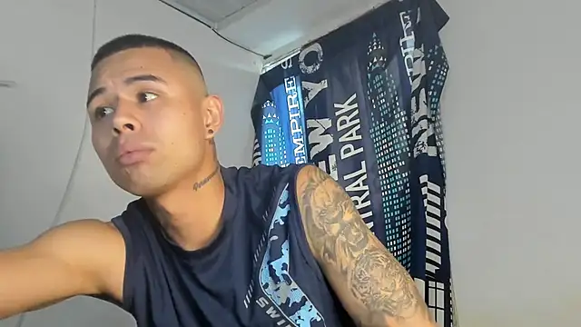  Logan Colton  online show from February 5, 9:52 pm