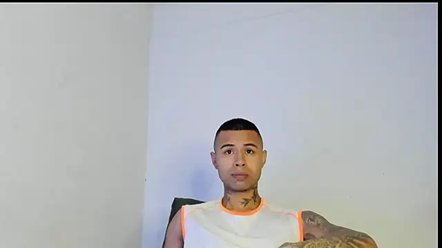  Logan Colton  online show from July 24, 6:50 pm
