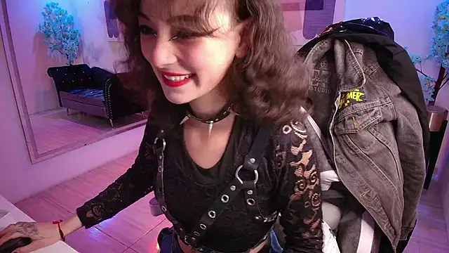 Snapshot of Infernus_vana666 chatting on October 15, 11:21 am Infernus vana666 online show from October 15, 11:21 am