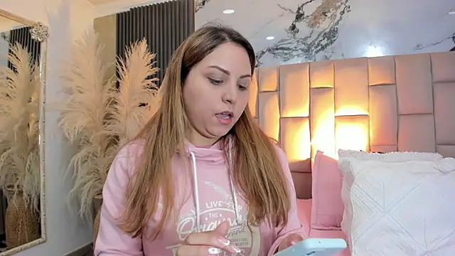 cloesummerr  online show from March 11, 1:39 pm