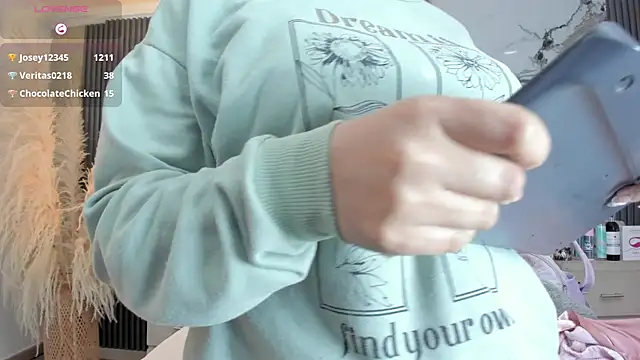 cloesummerr  online show from March 28, 12:38 pm