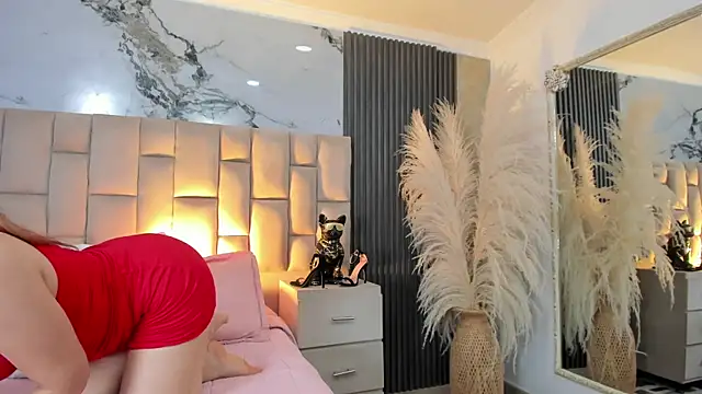 cloesummerr  online show from April 1, 1:41 pm