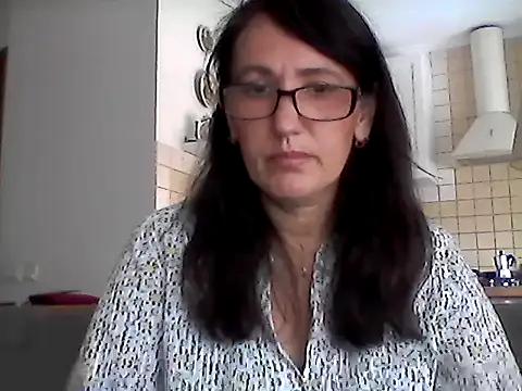 Snapshot of Elena48324 chatting on June 13, 9:18 am Elena48324 online show from June 13, 9:18 am