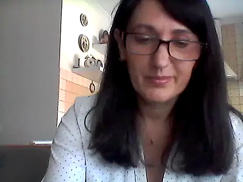 Snapshot of Elena48324 chatting on June 18, 9:58 am Elena48324 online show from June 18, 9:58 am