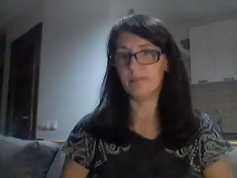 Snapshot of Elena48324 chatting on June 25, 5:28 pm Elena48324 online show from June 25, 5:28 pm