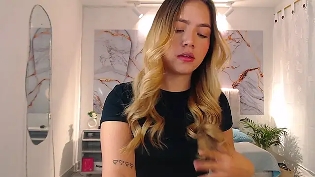 Snapshot of _Tiffany1 chatting on October 26, 6:36 pm Tiffany1 online show from October 26, 6:36 pm