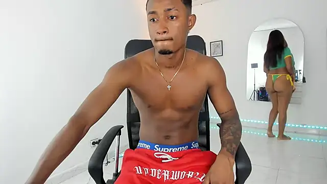 Snapshot of AbonySex69 chatting on November 20, 2:12 am AbonySex69 online show from November 20, 2:12 am