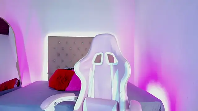 Zafiro  Brown online show from September 12, 1:22 pm