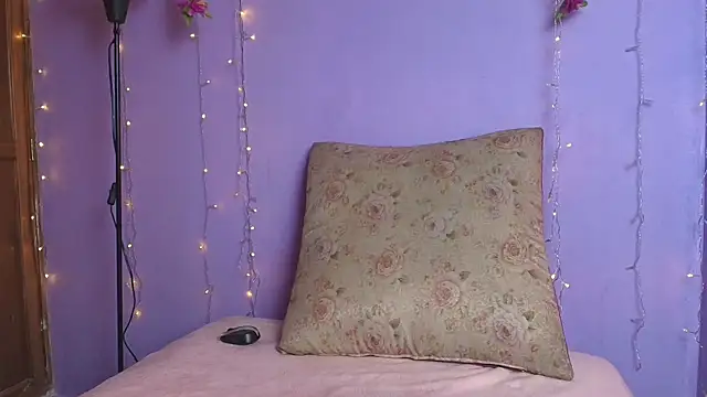 Snapshot of Dafne_Mel chatting on October 23, 1:21 pm Dafne Mel online show from October 23, 1:21 pm