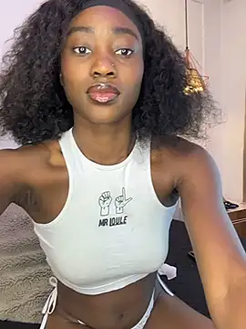 Skylar Smith  online show from March 13, 12:45 pm