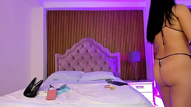 Starbutterflyy  online show from November 17, 4:07 am