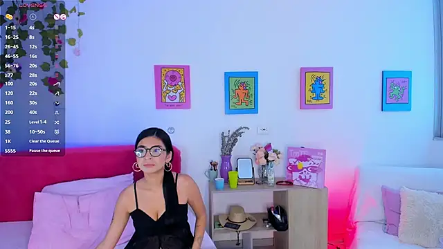 Snapshot of AprilAddams_ chatting on September 16, 9:27 pm AprilAddams  online show from September 16, 9:27 pm