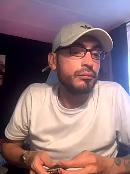 malek xarx  online show from December 14, 8:35 pm