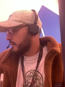 malek xarx  online show from January 10, 1:35 pm