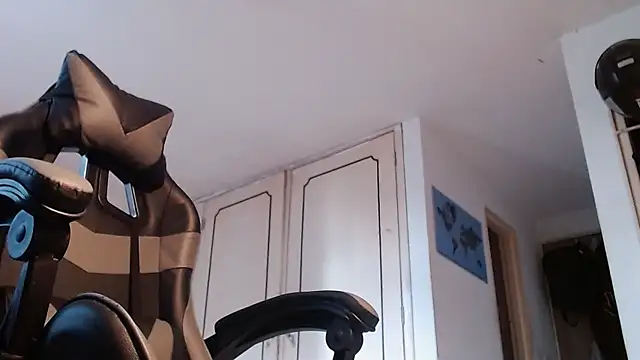 malek xarx  online show from February 8, 8:34 pm