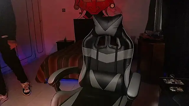 malek xarx  online show from April 8, 4:23 am