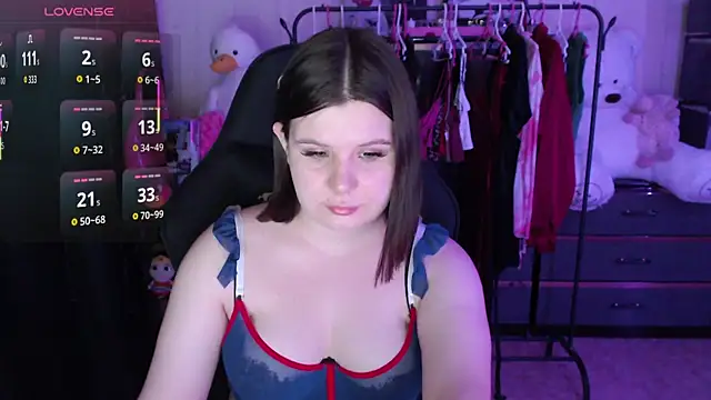 AmyVibess online show from April 4, 8:17 pm