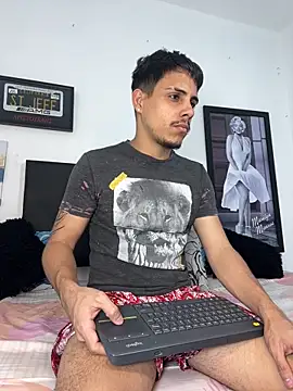 Luke Stone online show from February 5, 6:23 pm