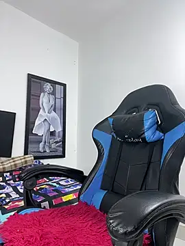 Luke Stone online show from April 22, 11:06 pm