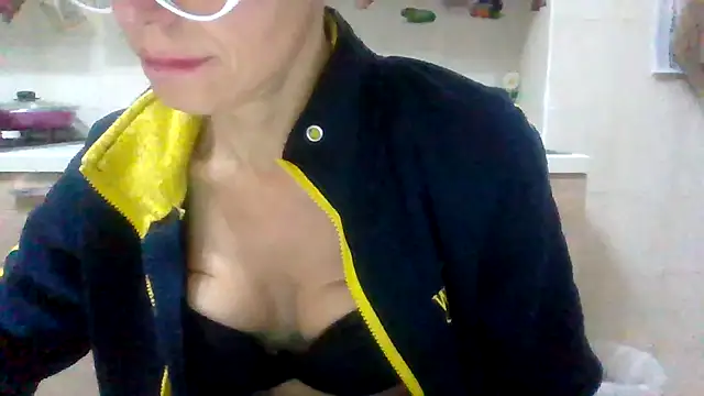 Kelly80 online show from April 10, 2:39 am