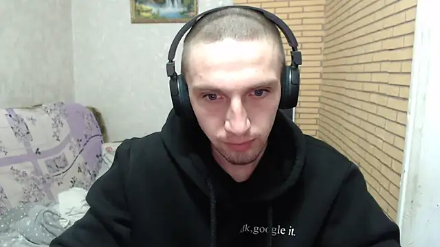 Snapshot of Alexilon chatting on March 3, 6:30 am Alexilon online show from March 3, 6:30 am