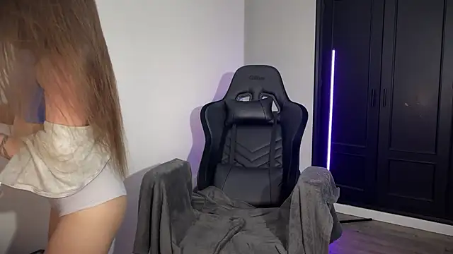 s meow online show from January 17, 11:30 pm