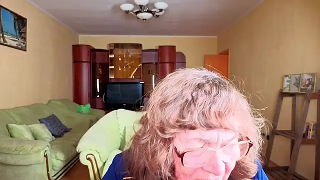 Betty Brick online show from January 17, 7:28 pm