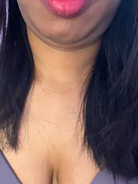 Snapshot of tamil_Aarathi chatting on May 15, 12:12 pm tamil Aarathi online show from May 15, 12:12 pm