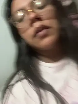 Snapshot of karysweetbeaury chatting on April 11, 8:18 am karysweetbeaury online show from April 11, 8:18 am