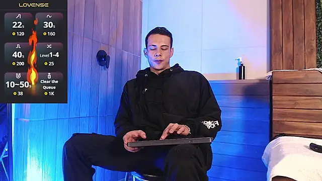 Snapshot of Dustin_Sonne chatting on November 12, 3:40 am Dustin Sonne online show from November 12, 3:40 am