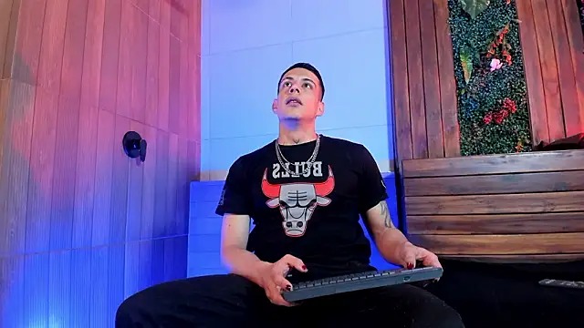 Dustin Sonne online show from February 21, 3:40 am