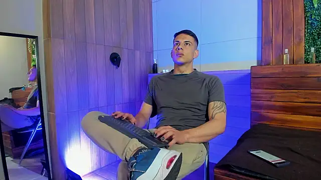 Dustin Sonne online show from March 28, 3:39 am