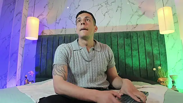 Dustin Sonne online show from April 7, 3:29 am