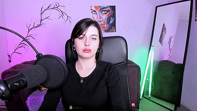 Snapshot of violett_queen12 chatting on November 9, 2:37 pm violett queen12 online show from November 9, 2:37 pm