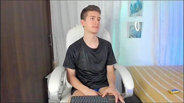 Snapshot of ThiagooJames chatting on September 14, 12:54 am ThiagooJames online show from September 14, 12:54 am