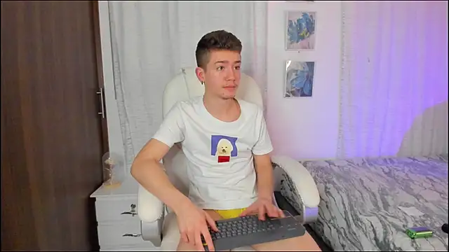 Snapshot of ThiagooJames chatting on September 29, 2:27 am ThiagooJames online show from September 29, 2:27 am