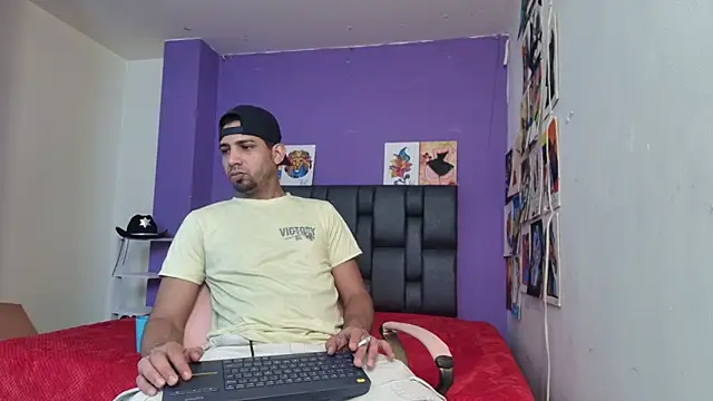 ashtoncooperr online show from March 23, 6:01 pm