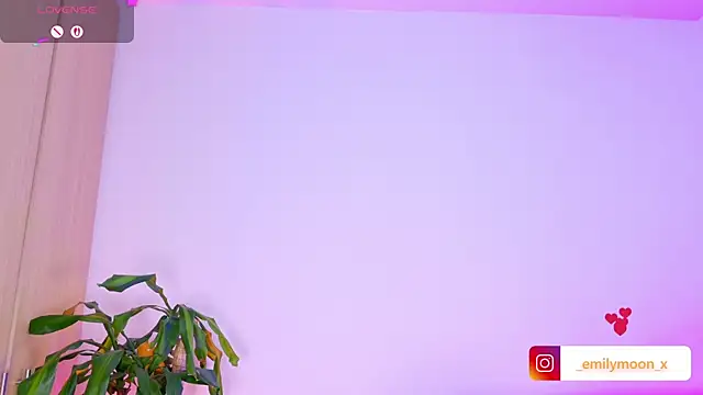 onlyemily  online show from April 21, 1:18 am