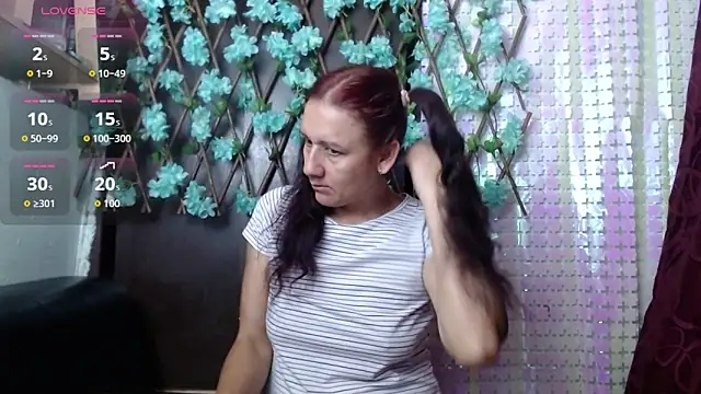 darling hott online show from September 20, 8:37 am