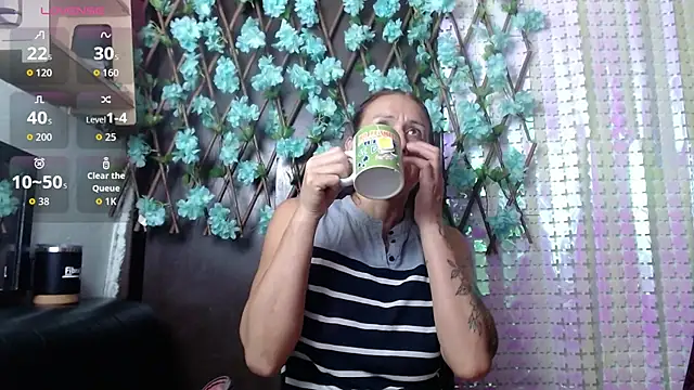 darling hott online show from September 27, 11:37 am